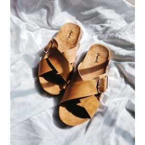 🆕️The Levine// tan vegan leather slide